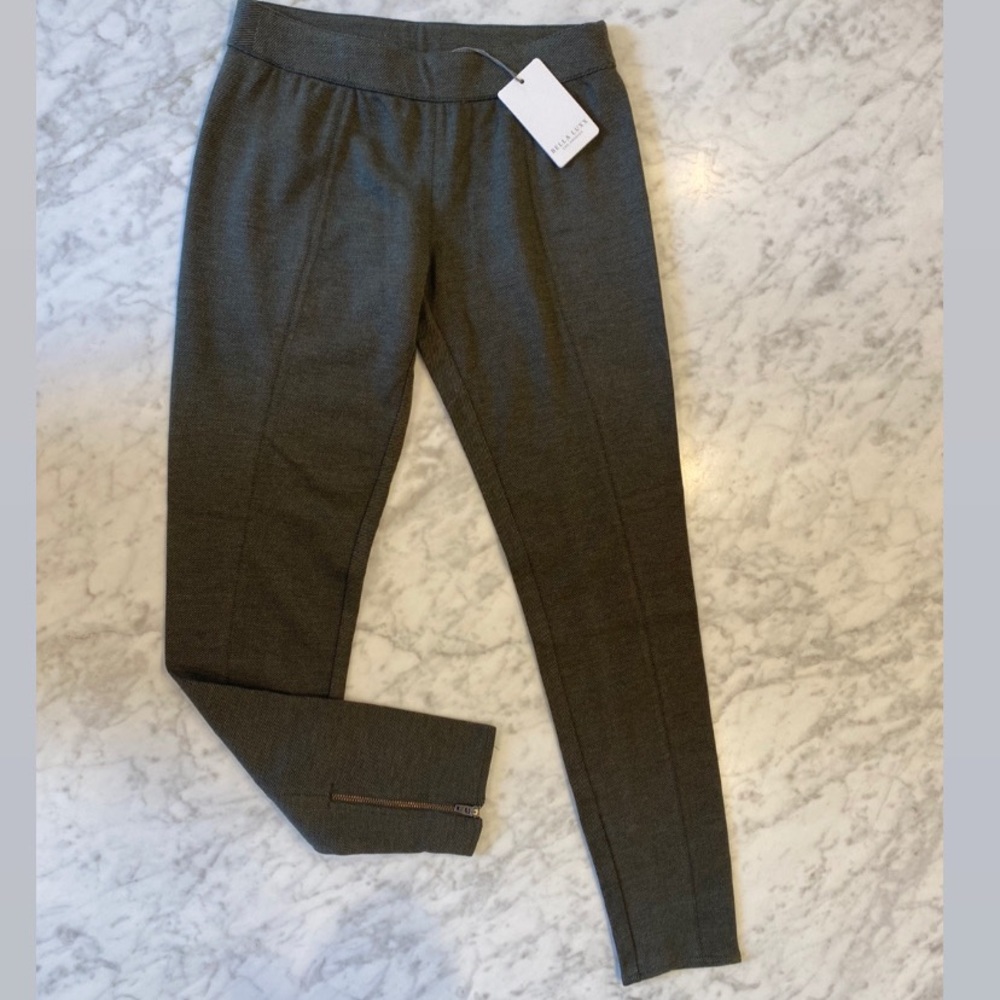 New With Tags Bella Luxx Olive Twill Legging